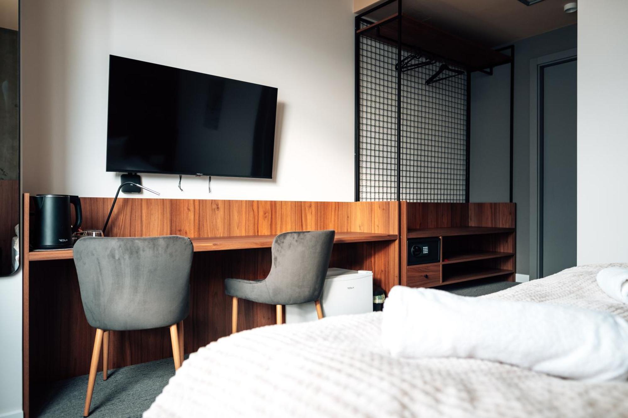 Circle Of 2 * Belgrado